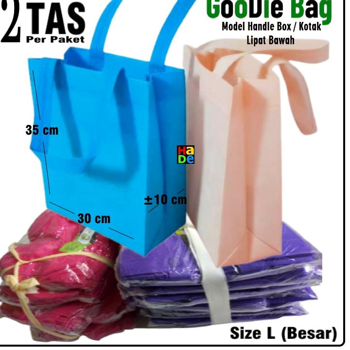 

EBR964 1 Lusin isi 12 Tas Kain Spunbond Kotak / Handle Box Goodie Bag Ukuran L.= 30x35x10 Kantong Belanja Lipat Serbaguna, Goody Bag Bingkisan Souvenir Ulang Tahun / Pernikahan, Tas Parcel Sembako, dll Polos Murah Lusinan ||