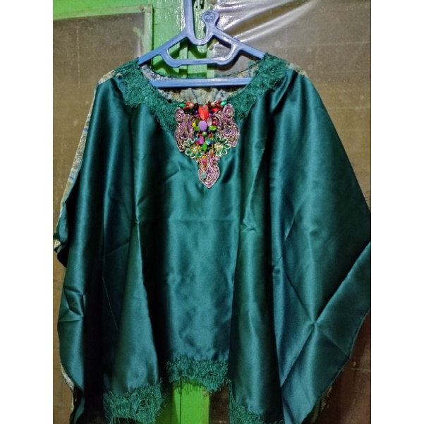 Luire by Raden Sirait Atasan 2 fungsi, bisa pakai depan belakang warna tosca ( Raden Sirait )