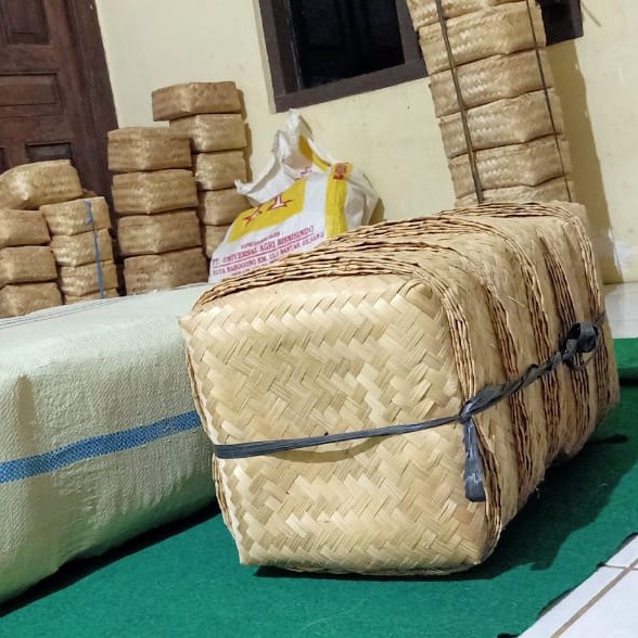 

[ Halodul ] besek bambu 25x25cm grosir termurah | besek bambu hampers kotak hantaran lebaran
