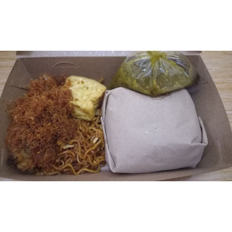 

Paket Nasi Ayam sambel + mie goreng + tahu