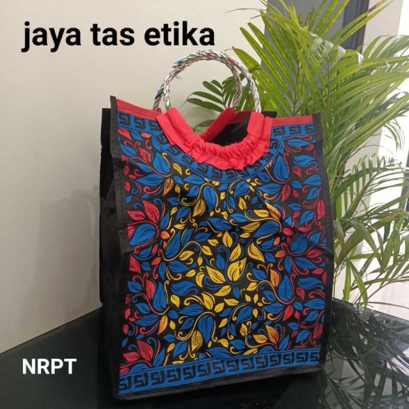 (1 Lsn = 12 pcs) tas hajatan uk 22 batik mewah pegangan perak