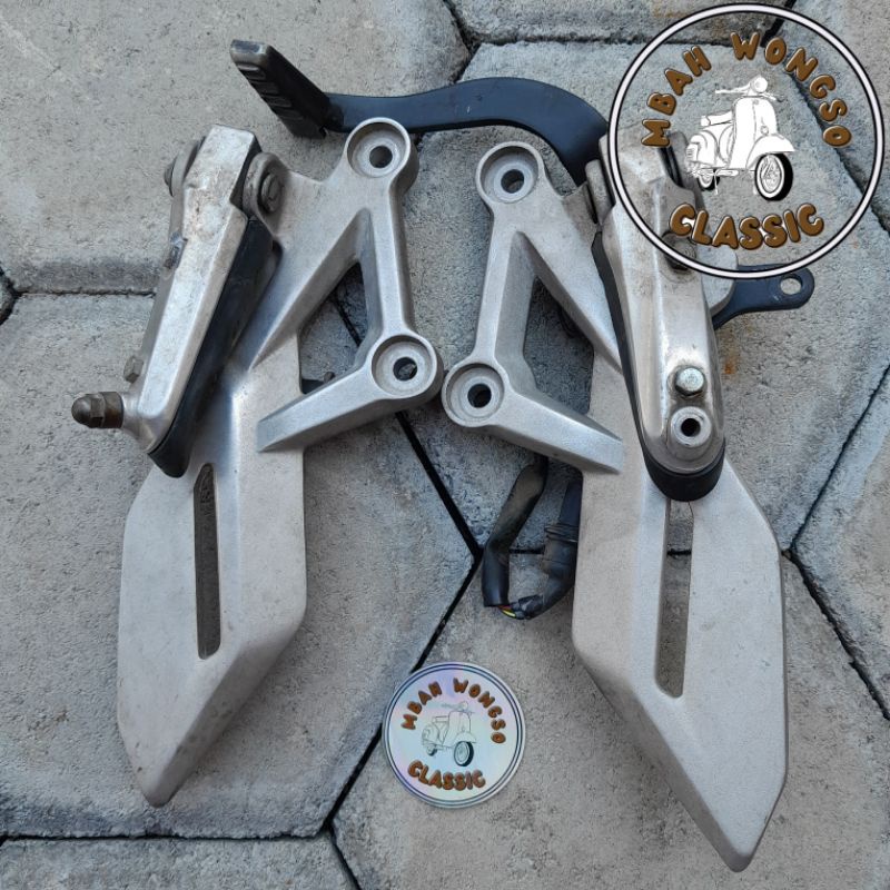 FOOT STEP DEPAN NEW CB 150R ORIGINAL