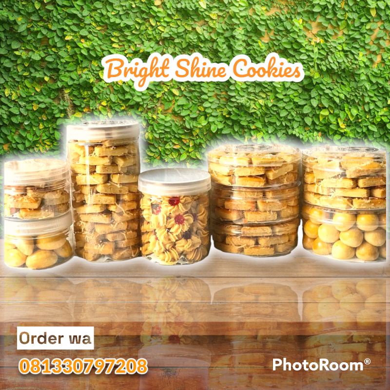 

KUEKERINGnastarnanas-kurma/kastengel/semprit/thumbrint/cookiesstrawberry-chocochips-blueberry/putrisalju/