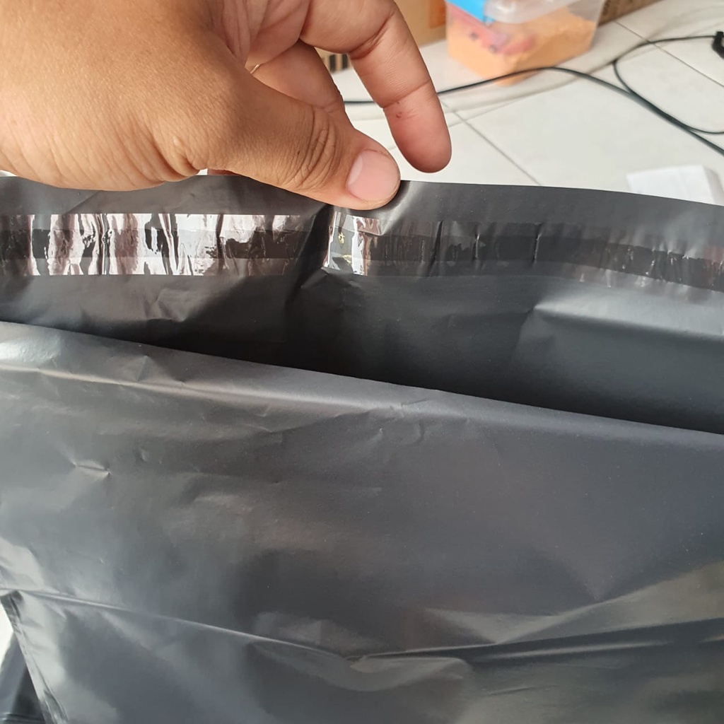 PLASTIK POLYMAILER 30X40 PEREKAT