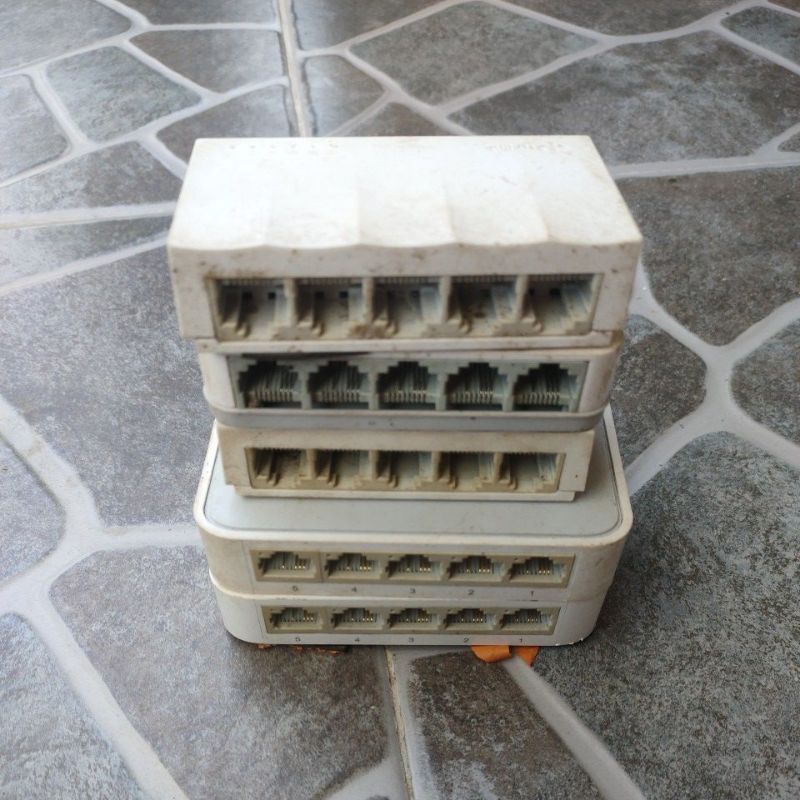 switch hub 5 Port second bekas