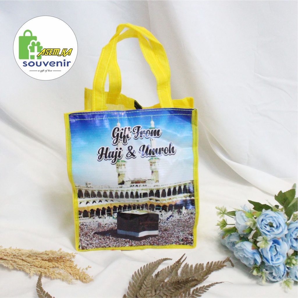 

TAS HAMPERS SOUVENIR OLEH OLEH HAJI DAN UMROH PREMIUM 20 X 14 X 25 LANGSUNG KIRIM