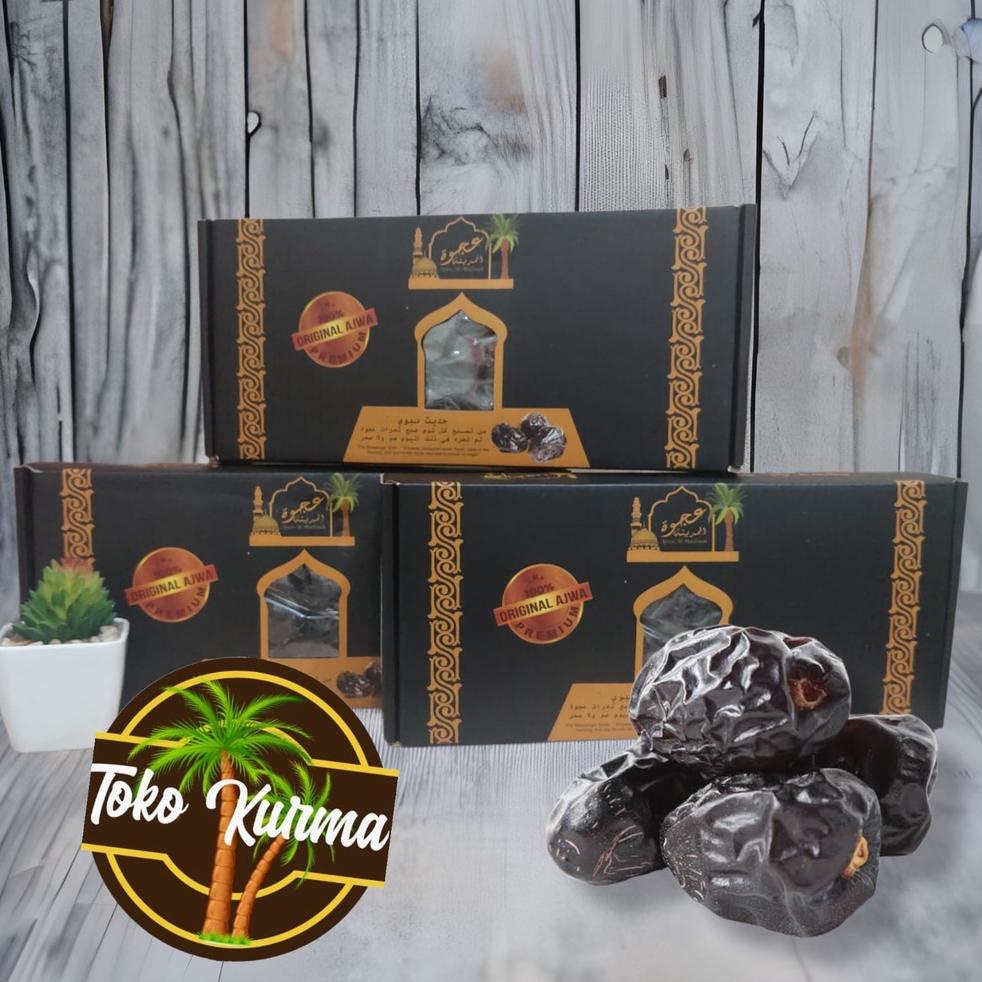 

Stok Banyak ｀ KURMA AJWA JUMBO /AJWA PREMIUM/KURMA NABI 500GR [KEMASAN DUS ] ❤