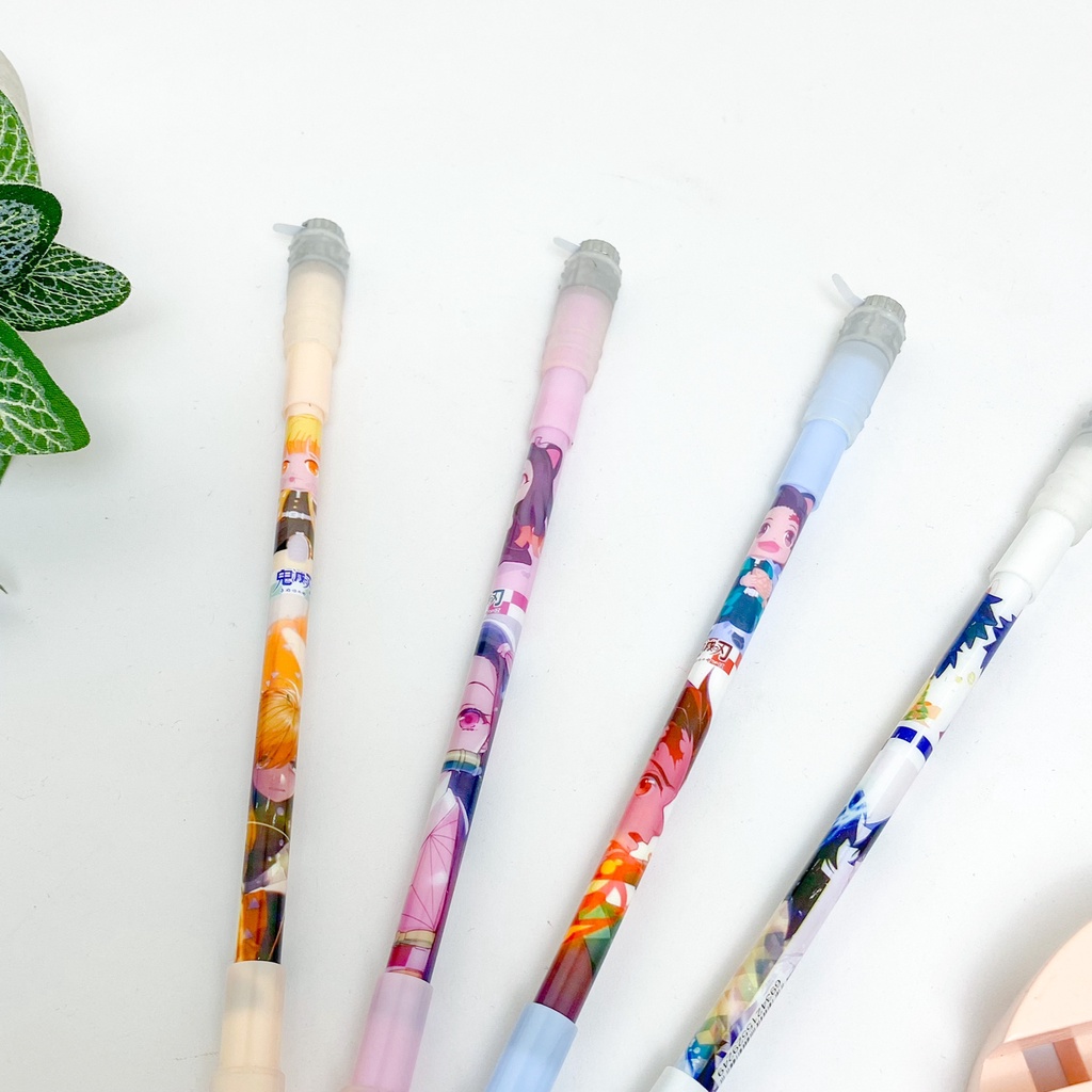 

Pen Putar Magnet LED Demon Slayer / Pulpen Gel Putar Magnet Spinning LED Demon Slayer Kimetsu No Yaiba Boys Action Figure Tanjirou Nezuko Giyuu Kochou Rengoku