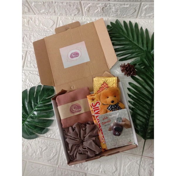 

Hampers valentine/hampers lucu/hampers simple/kado ulangtahun/kado anniversary/kado anak