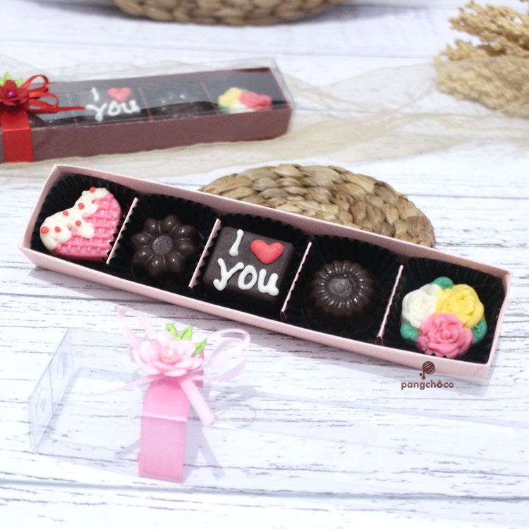 

KADO UNIK !!! ucapan cinta dengan coklat