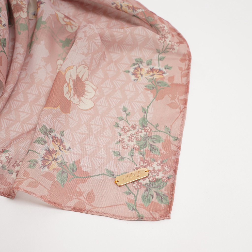 ALIF HIJAB SEGI EMPAT MOTIF PARIS PREMIUM KOREA - SUNFLOWER IN PEACH NECTAR ( SPR-D1-002 )