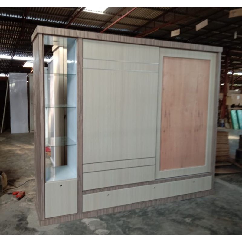 Lemari Pakaian Kayu HPL 5 Pintu Sliding + Kristal Display Cabinet Tas Sepatu