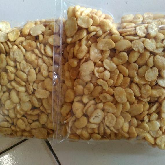 

Seller ★★★ kacang koro kupas asin 500 gram ™