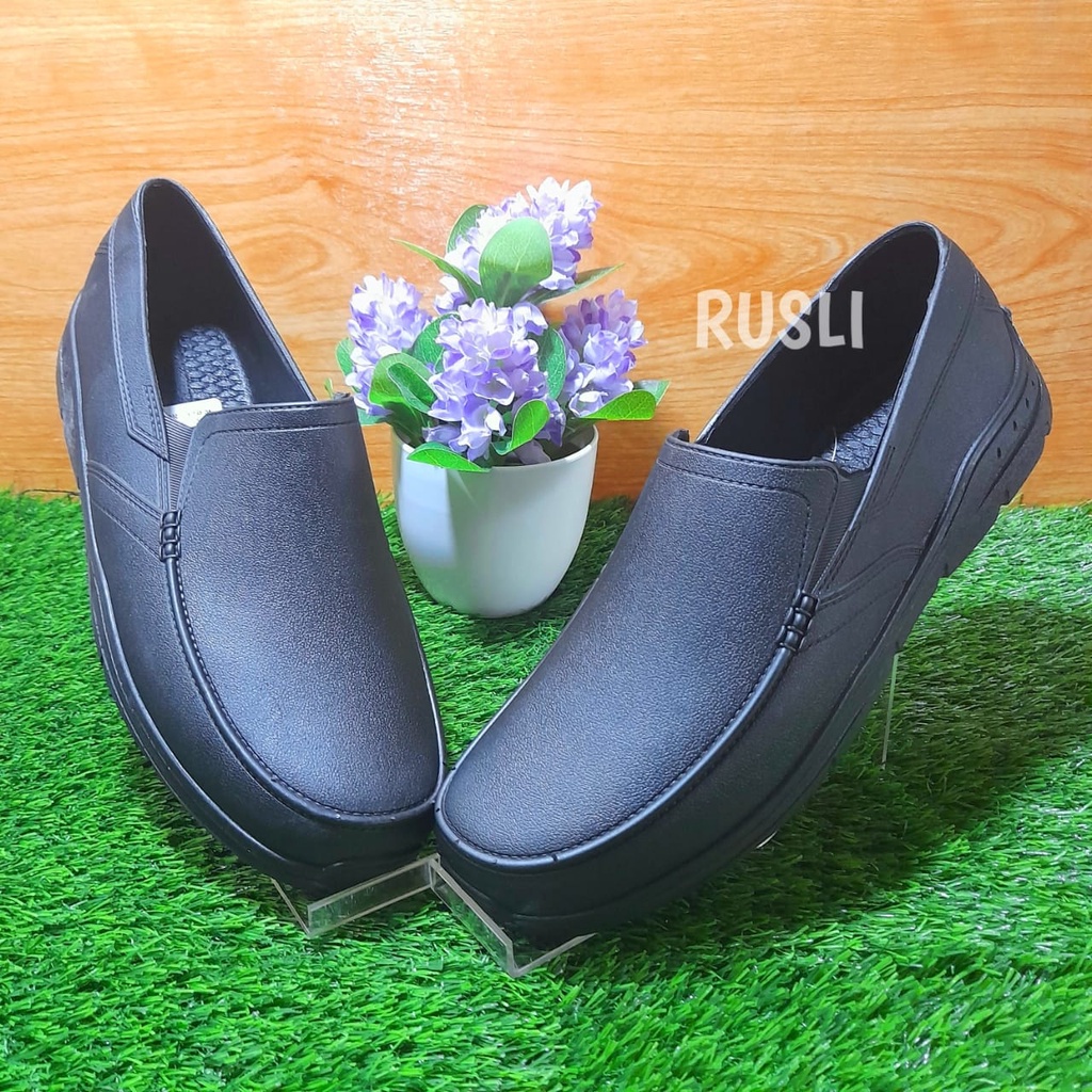 (COD) Sepatu Pantofel Hitam Karet Pria ATT AB 668