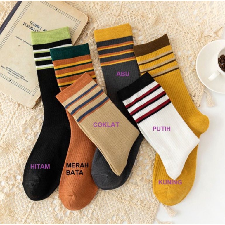 Kaos Kaki Wanita Retro Autumn Solid Colour Japanese style Socks SHC40