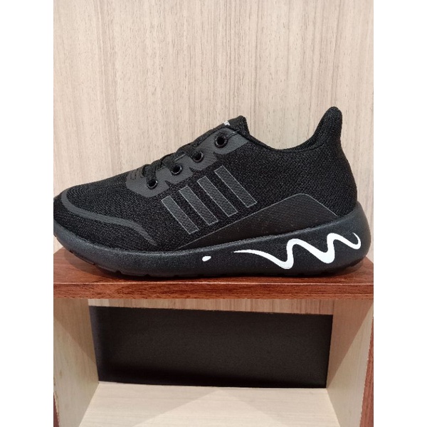 Sepatu Sekolah Tomkins