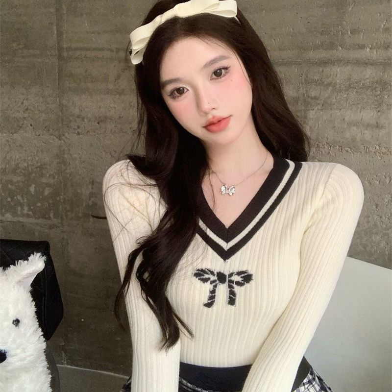 Red Musim Gugur dan Musim Dingin Pendek Gadis Seksi V-Leher Busur Rajutan Kemeja Wanita Slim Slim Lengan Panjang Sweater Top Xiaoxiangfeng