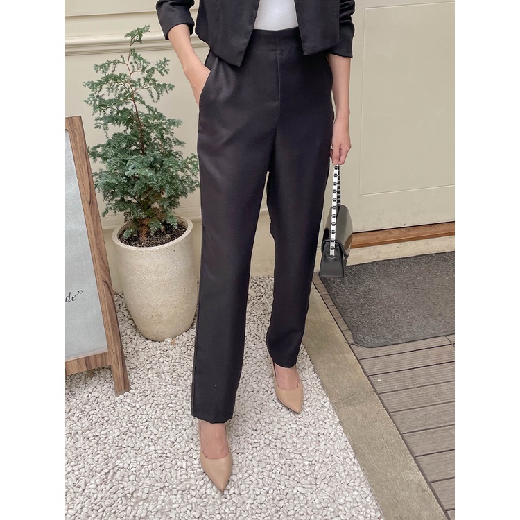 Kadaka B-0187 Tapered Pants Celana Panjang Wanita Basic Rapi