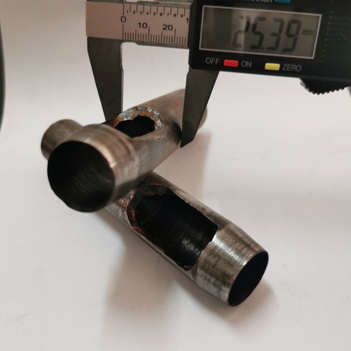 

Kol Plong 2Cm / Pembolong Mata Ayam 3035 / Pcs