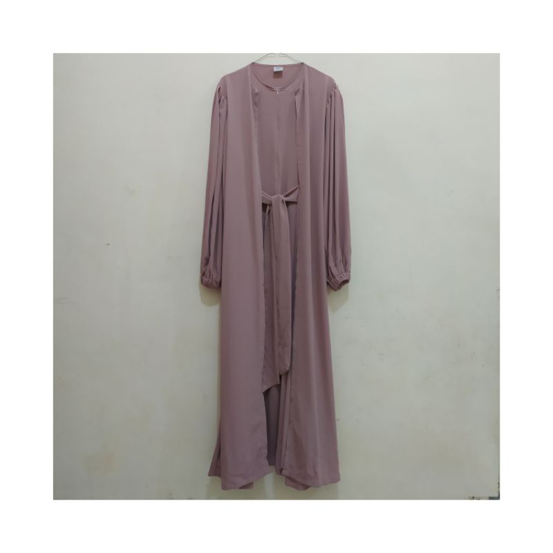 PRELOVED CLASSY CLASSIC BY AQSAMODESTWEAR