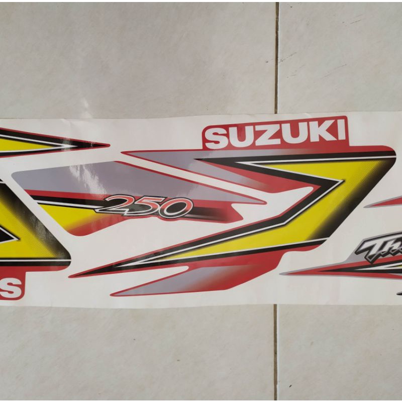 stiker striping tangki tutup aki body belakang silver merah thunder 250