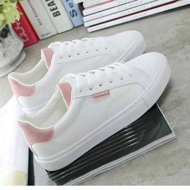 Sepatu Wanita Sneaker Putih BEIER Sepatu Kets Simple –MS.02Ja23l