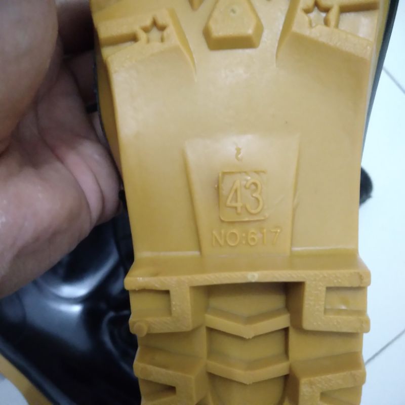 Sepatu boot bot untuk banjir banjiaran