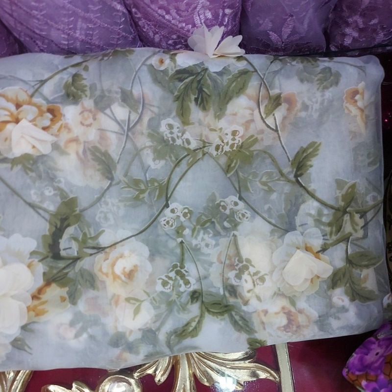 Organza applique motif bunga