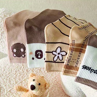 ⭐️𝐈𝐇𝐒 𝟗𝟏𝟗 𝐋𝐚𝐦𝐩𝐮𝐧𝐠⭐️Kaos Kaki Pria Wanita Panjang Setinggi Betis Corak Coklat Putih Bear Korean Style Socks