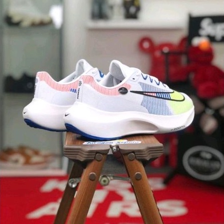 Nike Zoom Fly 5 PRM &quot;White/Racer Blue-Volt&quot;