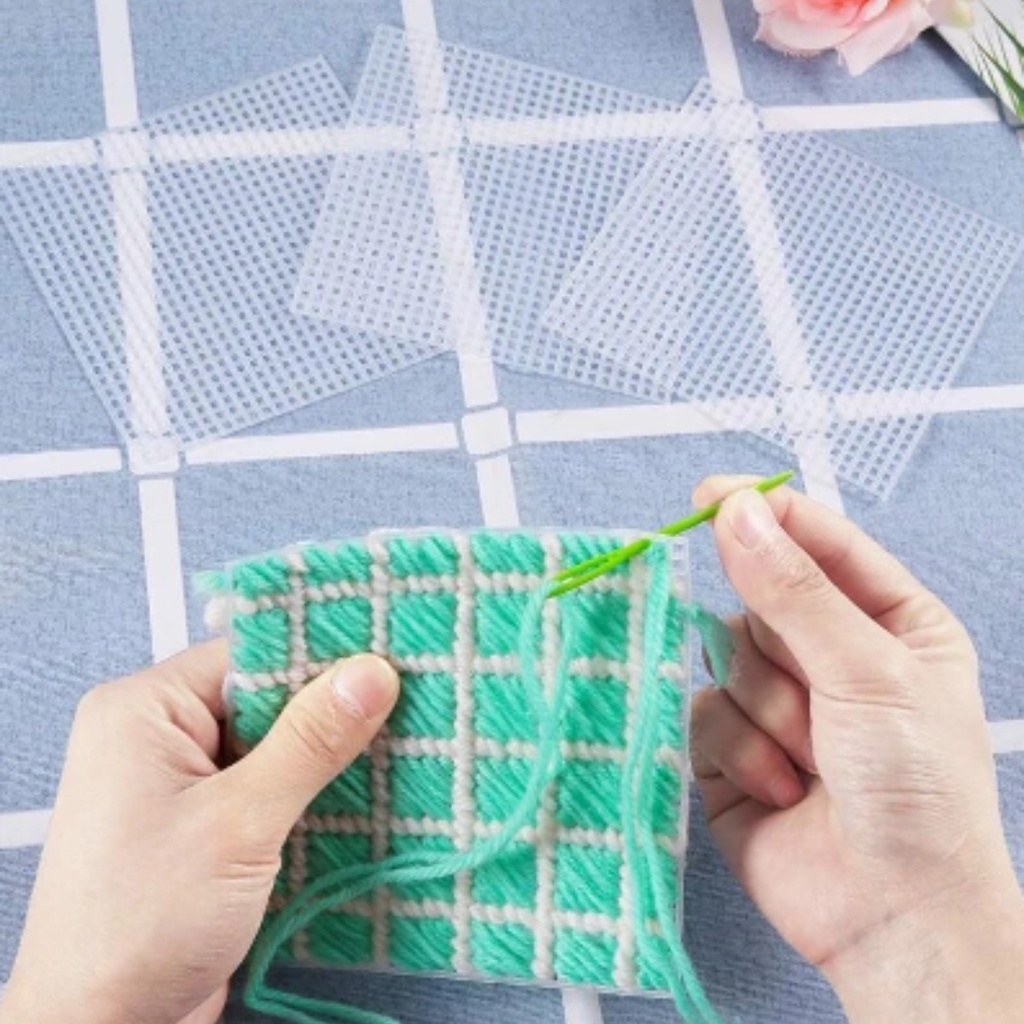 AnekaBenang - Canvas DIY Plastic 8 x 8 cm  Square / Plastik Kanvas Persegi / Coaster / Tatakan