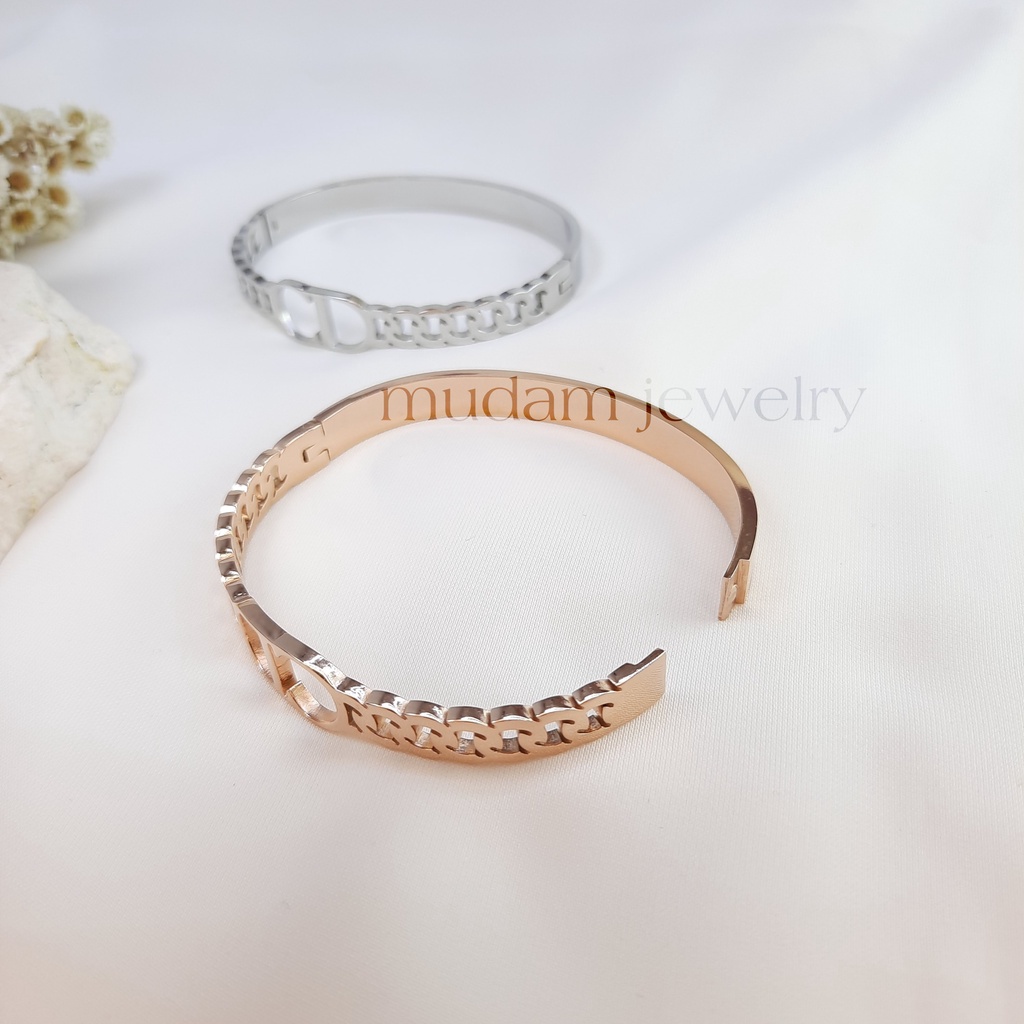 Gelang Bangle Titanium Model C. Di*r Tersedia Warna Rose Gold, Gold dan Silver
