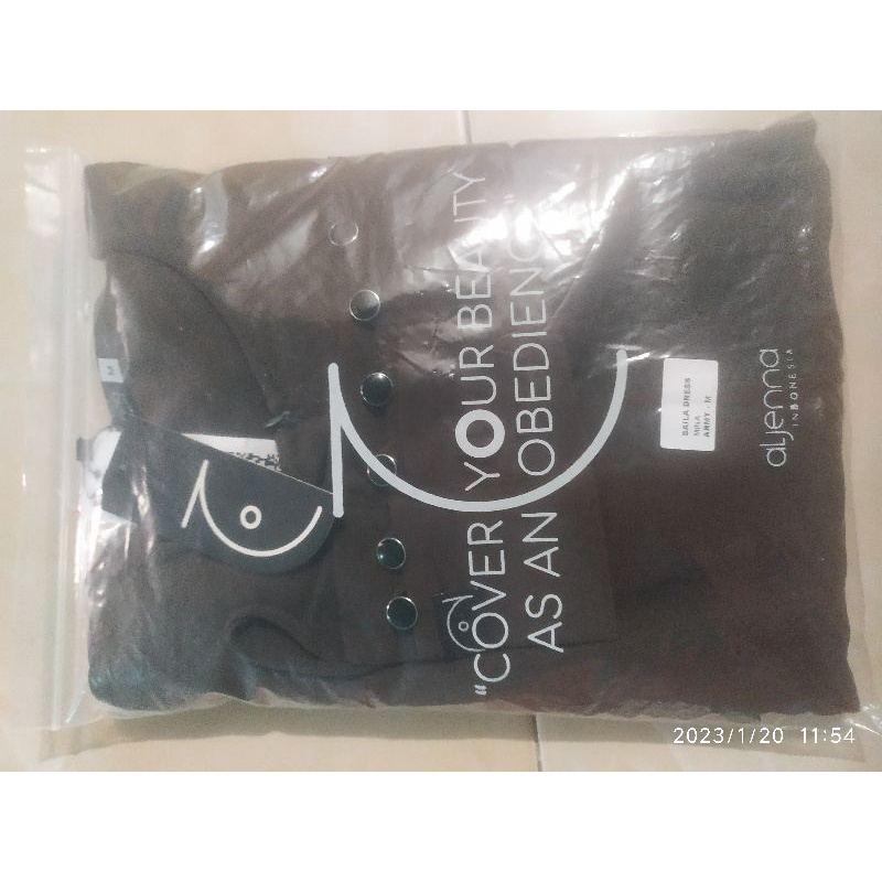 Saila Army size M by aljenna sold jangan CO pesanan GOGOSHOLEHAH