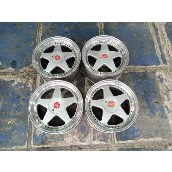 Velg Mobil Bekas Racing Ring 18 Baut 4 OZ RACING R18X8-9 8X100-114,3 ET38-45