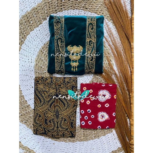 [1 Set, DH02C] Kebaya Bordir, Jarik Instan + Selendang Jumputan / Nuansa Hijau Botol