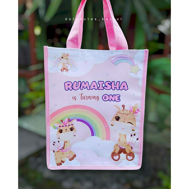 

TAS ULANG TAHUN/ TAS ULTAH MURAH/ TAS ULTAH CUSTOM/GOODIEBAG ULANGTAHUN
