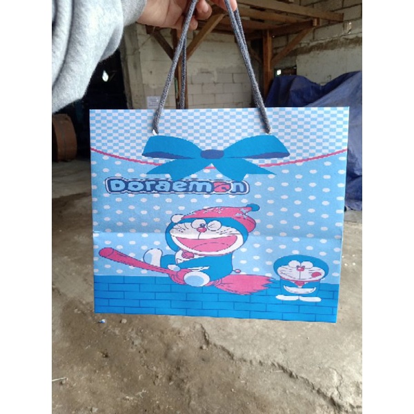 

(12 Pcs) PAPERBAG/TAS KERTAS motif karakter anak Bento [26x21x18]