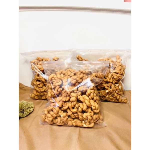 

Cemilan kering Kue Tambang