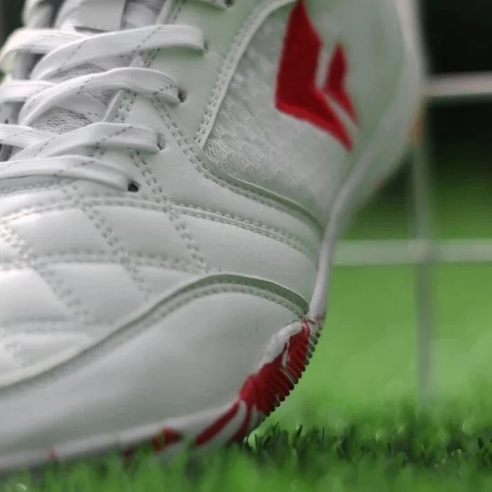 SEPATU FUTSAL SEVSPO IMBASALA WHITE/RED