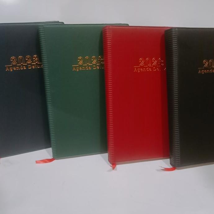 

Agenda Deluxe 2023 Kertas Putih