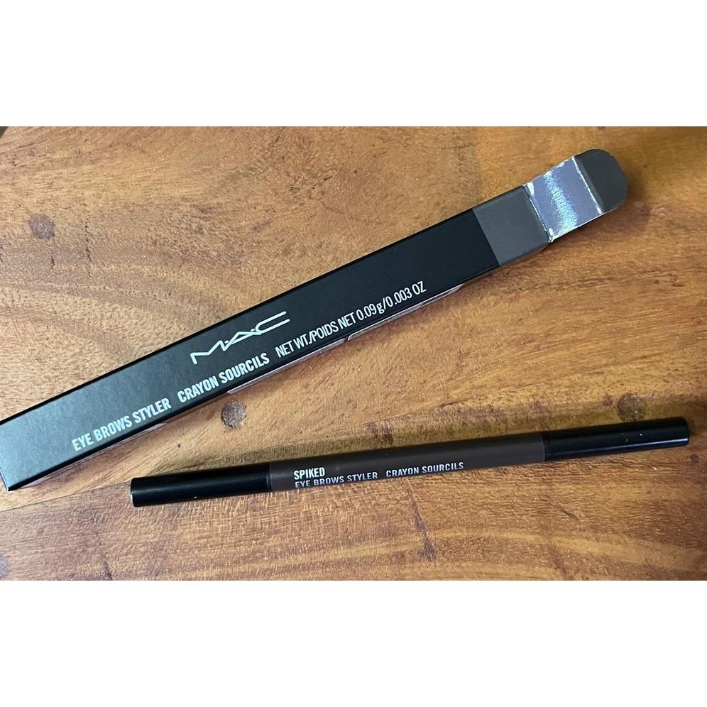 MAC COSMETICS EYE BROWS STYLER / Pensil Alis mekanik / Pensil Alis tanpa serut / Eyebrow Pencil