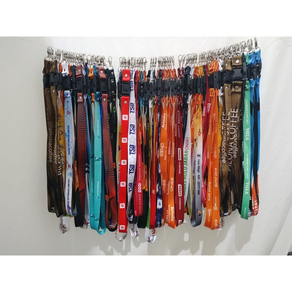 

TALI LANYARD CUSTOM PROSES 1-2 HARI