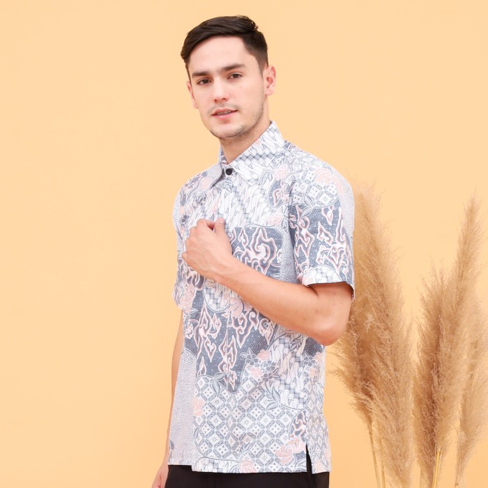 BATIK TRUSMI Hem Batik Pria Lengan Pendek Mega Mendung Pastel