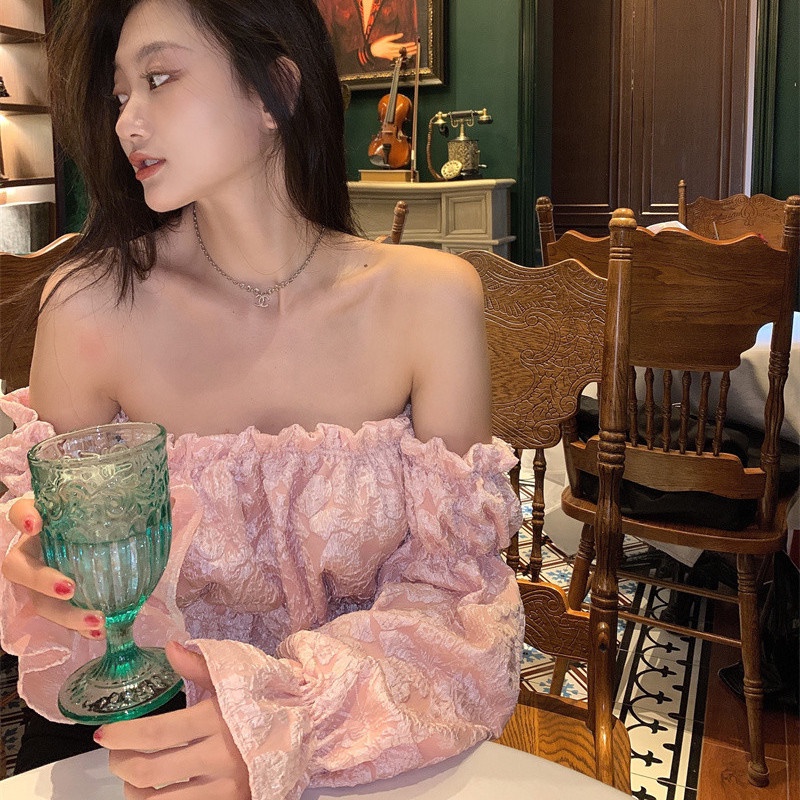 Red Desain lengan lentera temperamen dewi lembut rasa atasan satu bahu jacquard ramping bagian pendek kemeja tipis untuk wanita