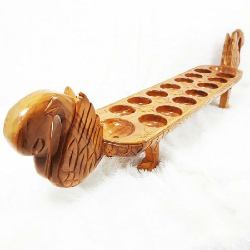 Dakon Permainan Kuno Bentuk Angsa