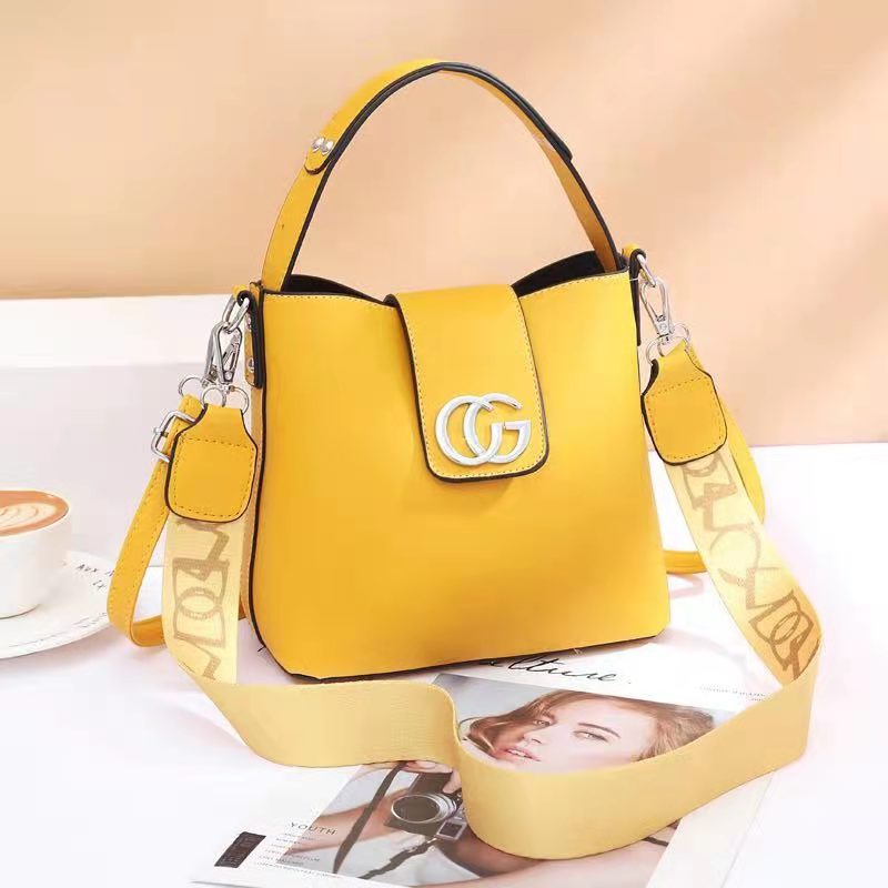 5674 tas selempang wanita import kekinian