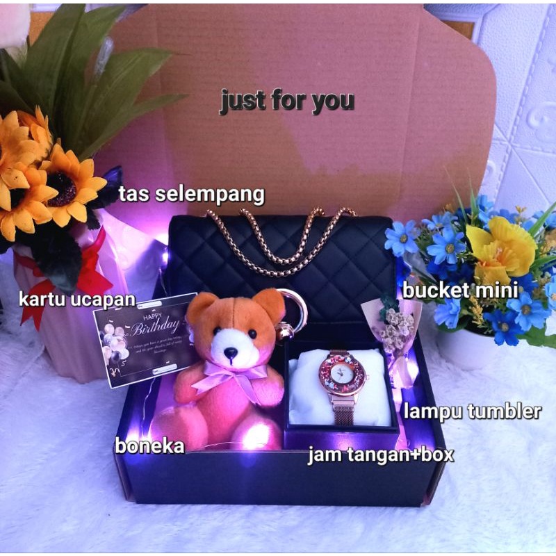 

Hampers gift box spesial premium black series/kado ultah/wisudah