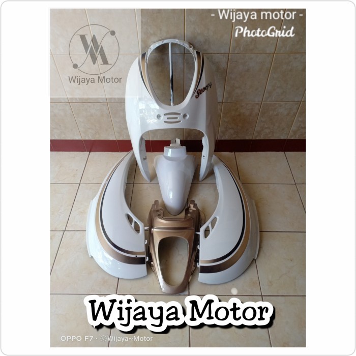 bodi belakang + tameng + cover lampu + spakbor depan scoopy karbu old  wijaya motor