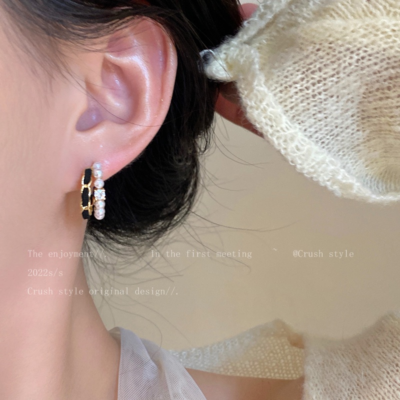 YEEZII Mutiara Hitam Beludru Stud Anting Untuk Wanita Mewah Tipe C Emas Earring Perhiasan Aksesoris