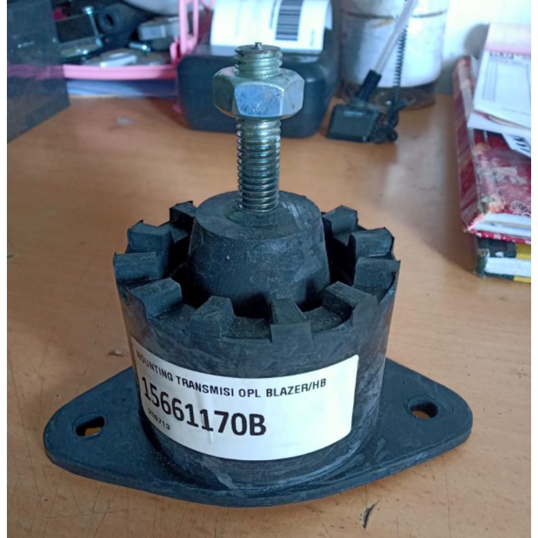 mounting transmisi dudukan perseneling opel blazer